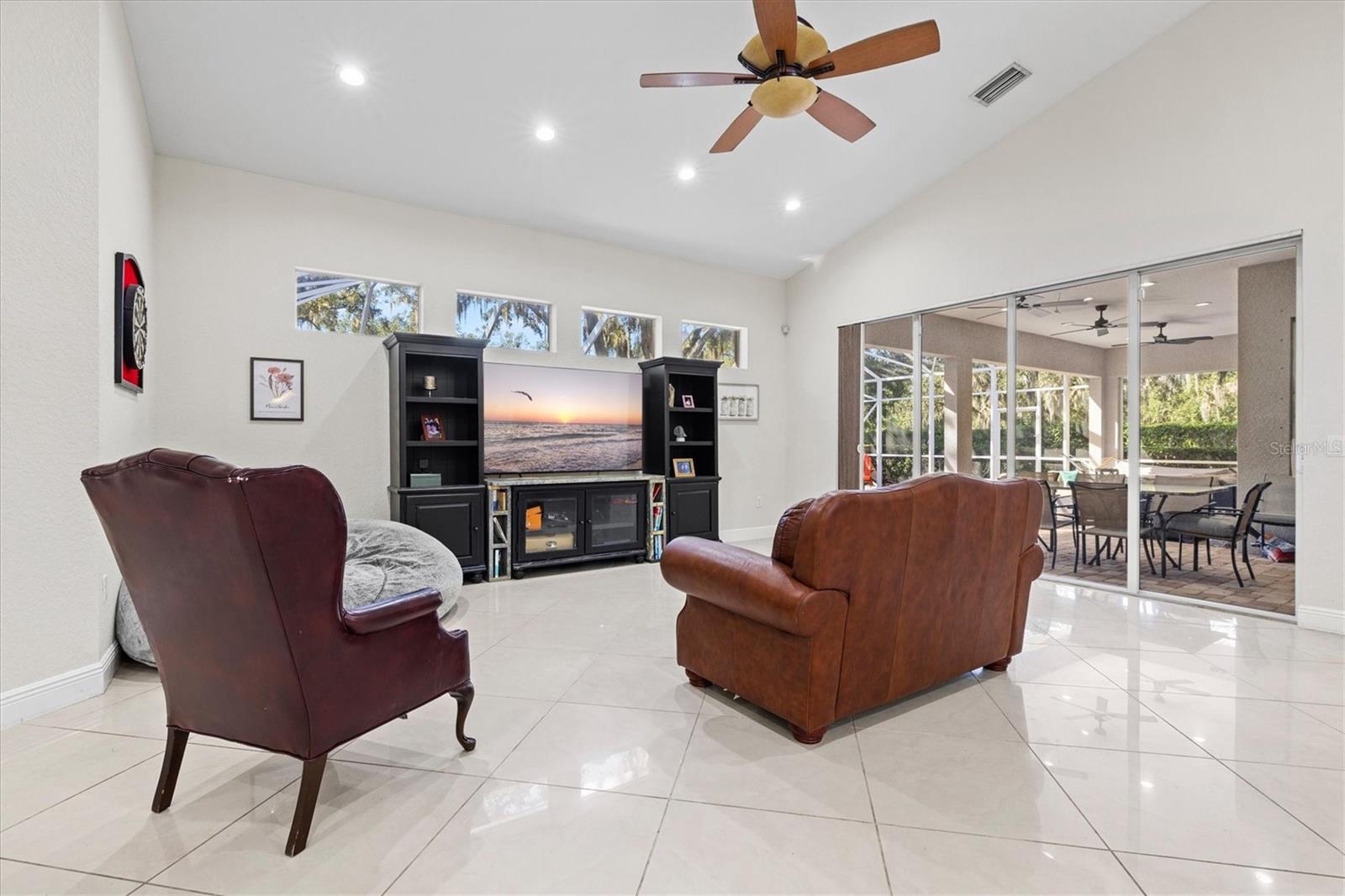 OAK FORD GOLF CLUB - Residential