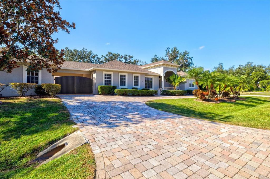 Photo of 1482 Kingsdown Drive, Sarasota, FL 34240 (MLS # A4674078)