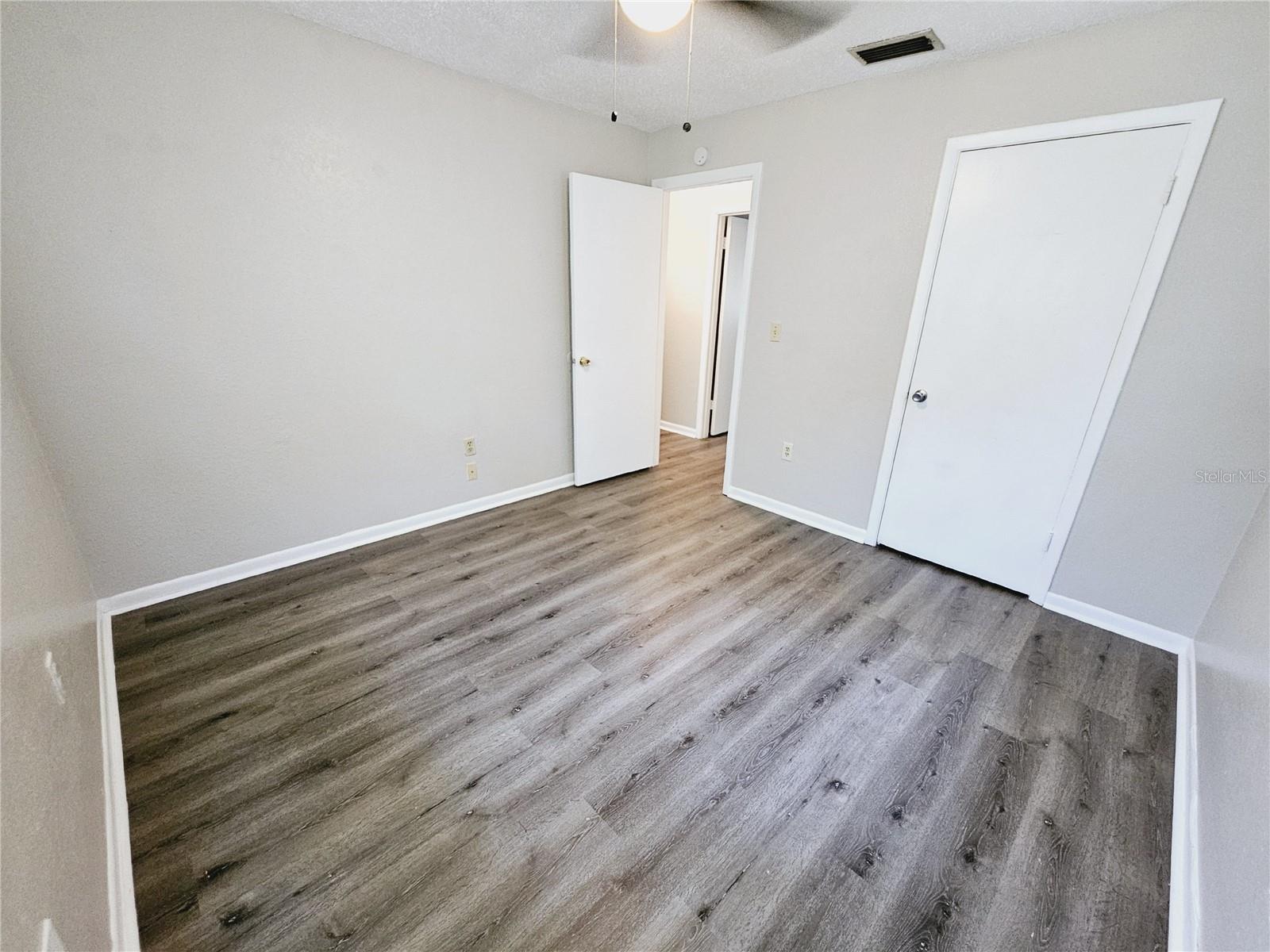 DEATON ESTATES ADD 01 - Residential Lease