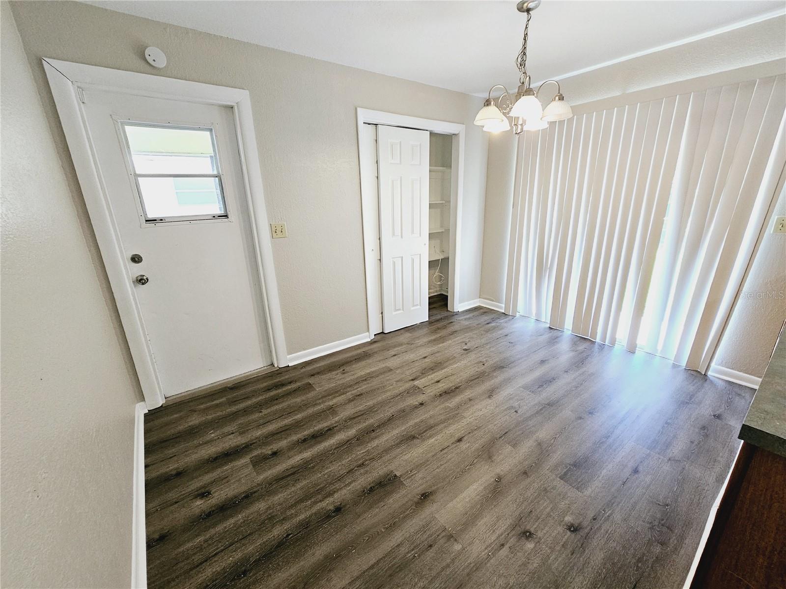 DEATON ESTATES ADD 01 - Residential Lease