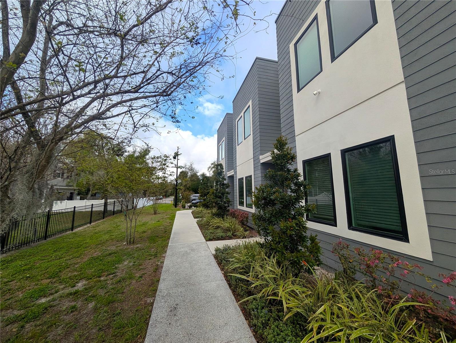 SUBDIVISION OF E 1/2 OF NE 1/4 - Residential Lease