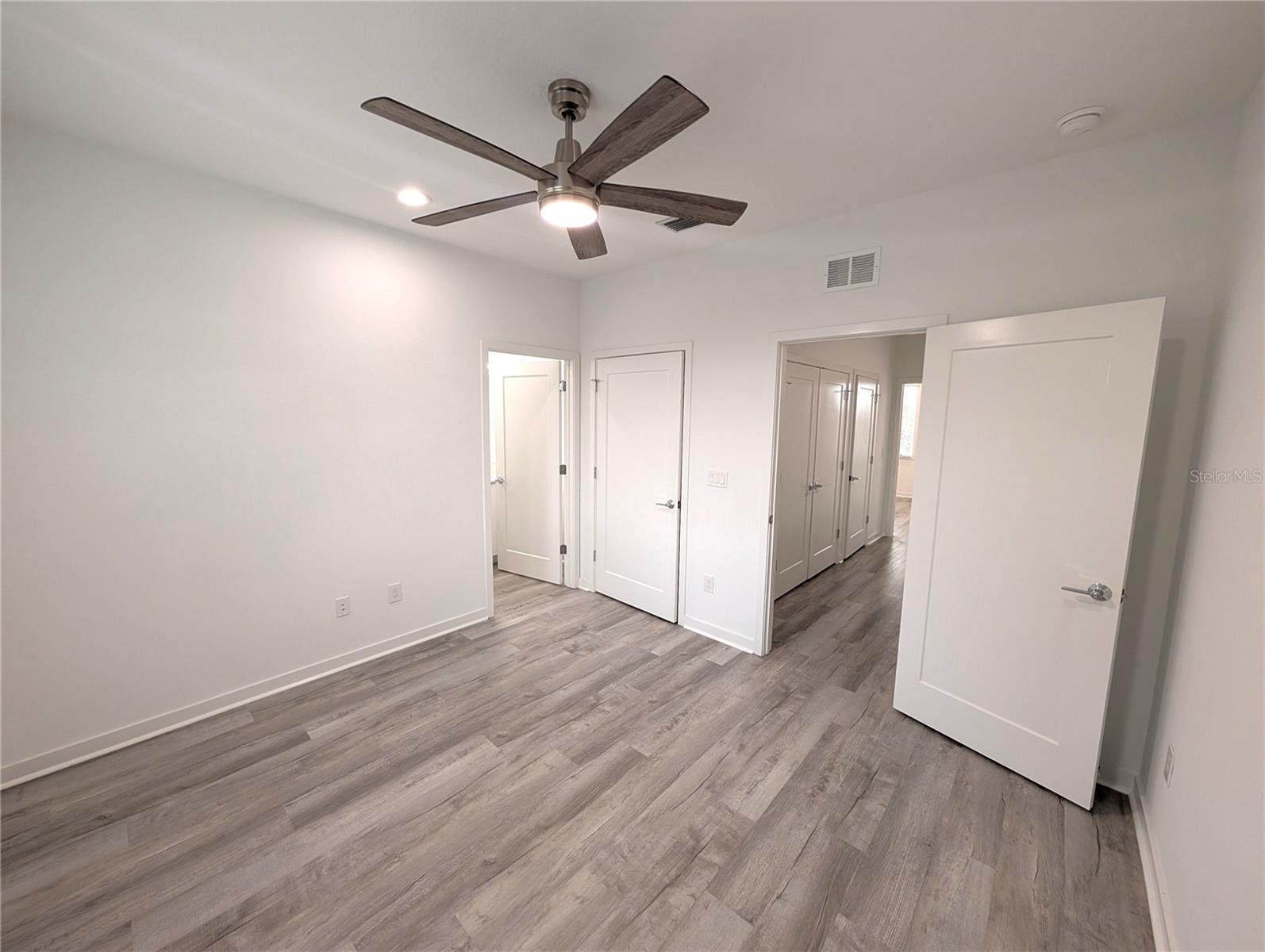 SUBDIVISION OF E 1/2 OF NE 1/4 - Residential Lease