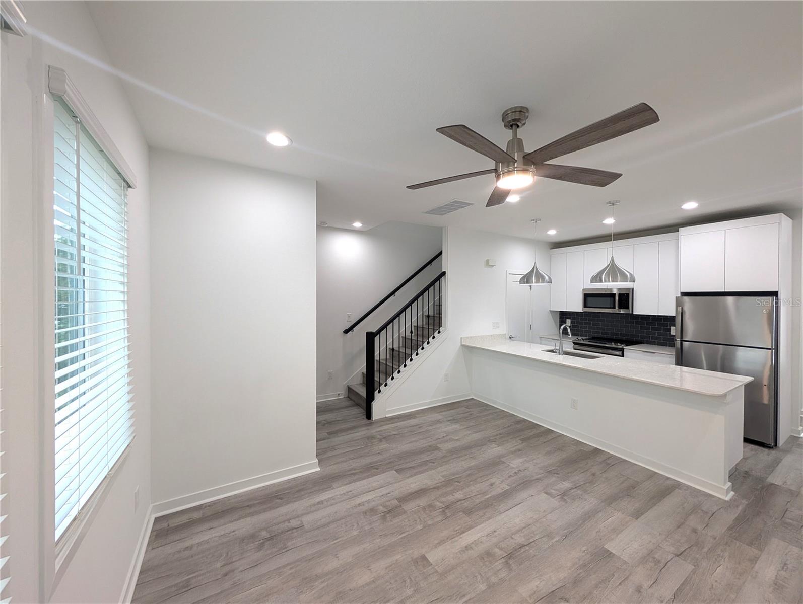 SUBDIVISION OF E 1/2 OF NE 1/4 - Residential Lease