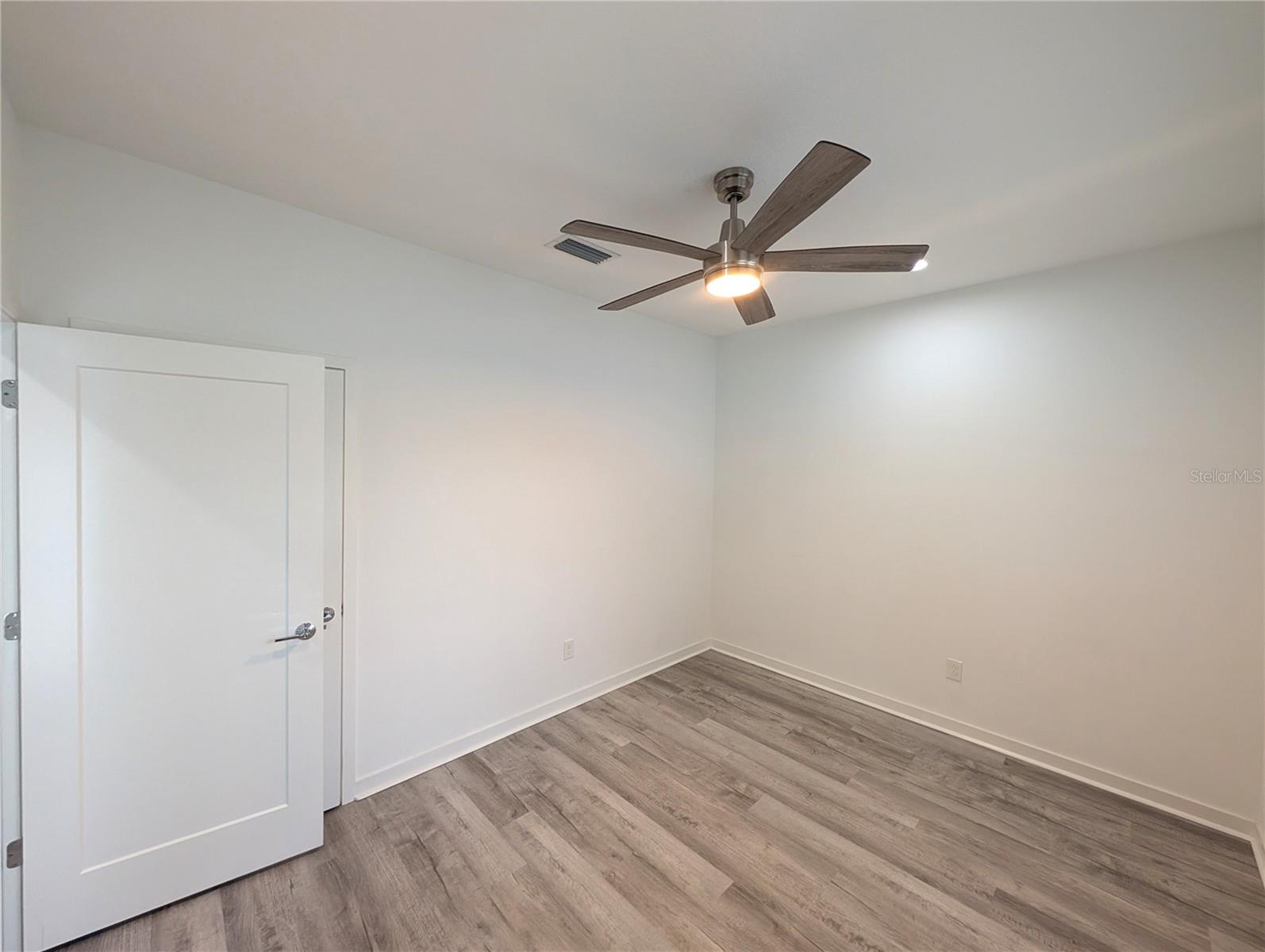 SUBDIVISION OF E 1/2 OF NE 1/4 - Residential Lease