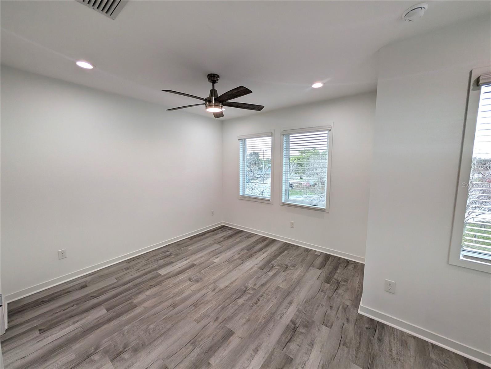 SUBDIVISION OF E 1/2 OF NE 1/4 - Residential Lease