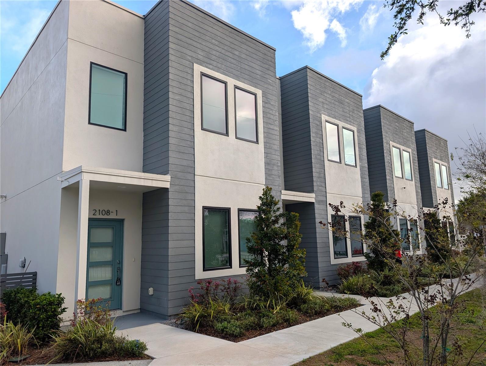 SUBDIVISION OF E 1/2 OF NE 1/4 - Residential Lease