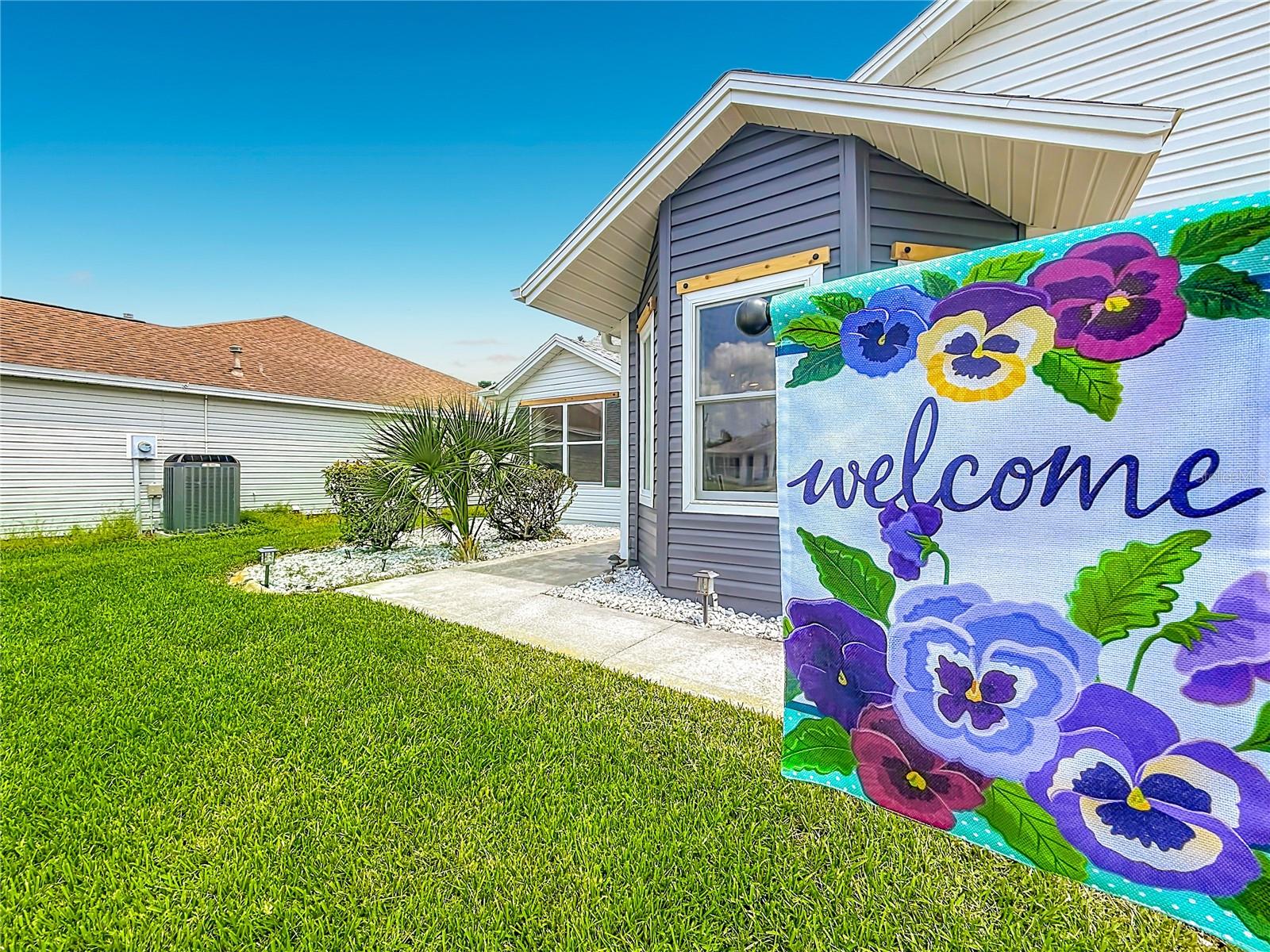 1305 LA ESTRELLITA WAY