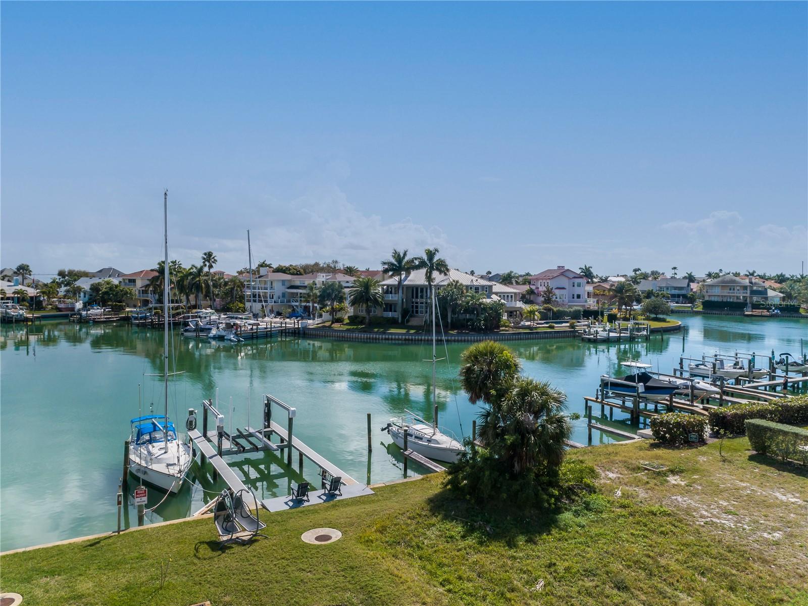 QUIET COVE CONDOMINIUM - Residential