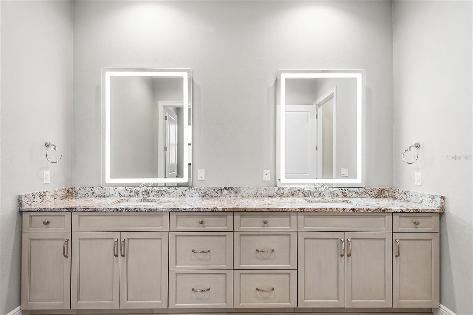 PASCO TRAILS - Residential