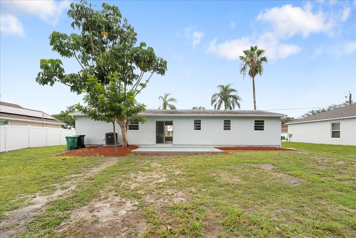 711 NW NORTHWEST RIVERSIDE DR