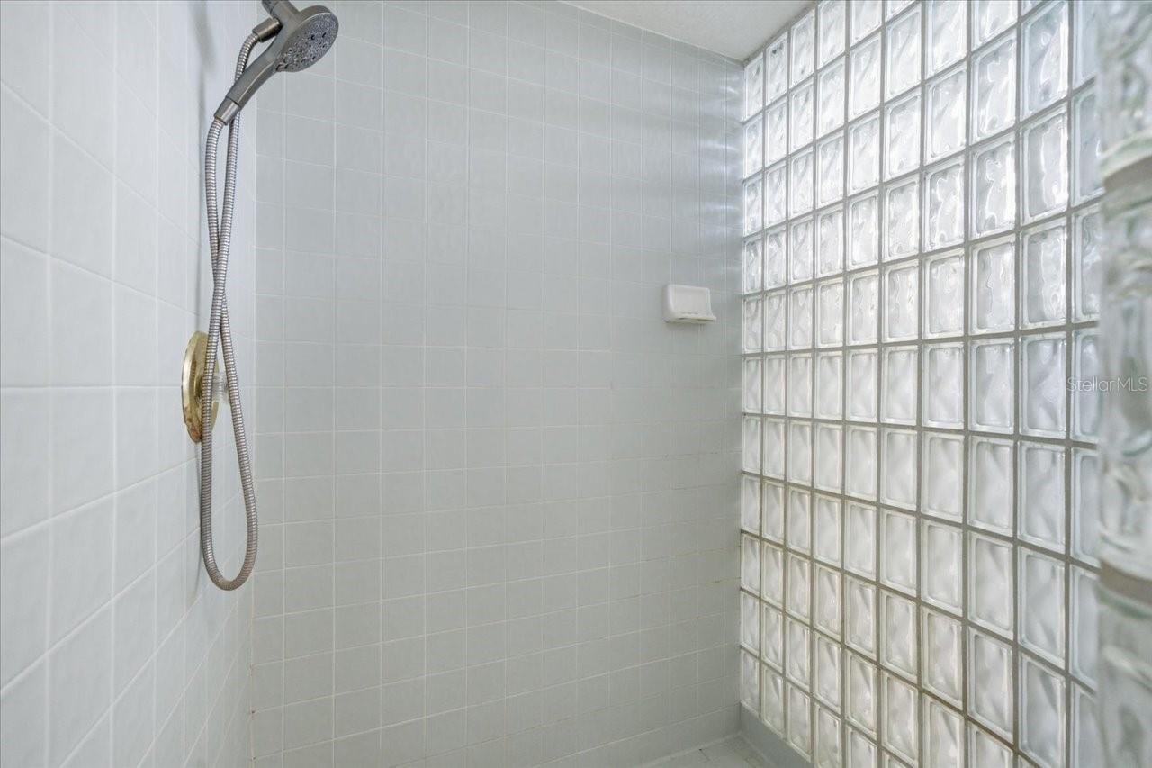 LOS ARCOS SUB - Residential