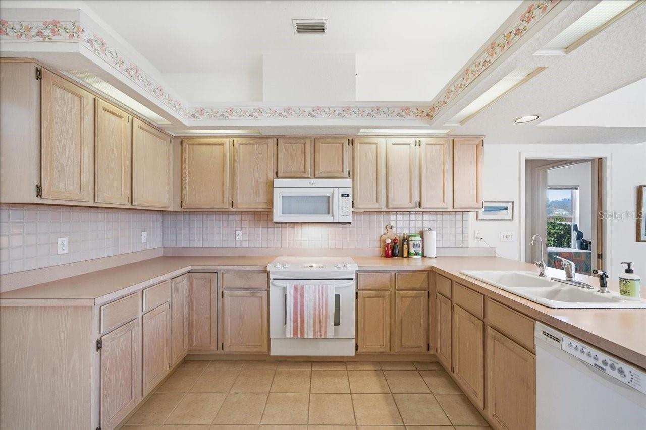 LOS ARCOS SUB - Residential