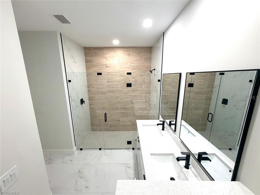 LEHIGH ACRES UNIT 3 BLK 31 PB 20 PG 23 LOT 12 - Residential