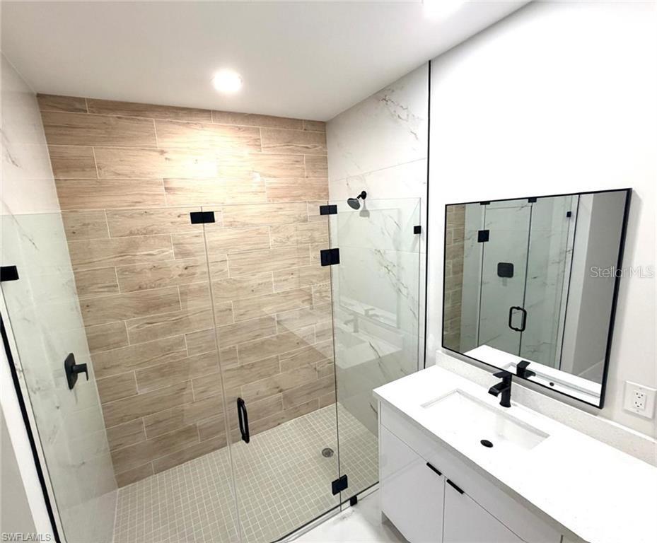 LEHIGH ACRES UNIT 3 BLK 31 PB 20 PG 23 LOT 12 - Residential