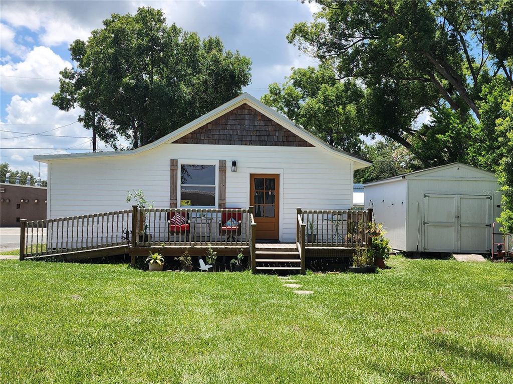 Photo of 106 W Bates Street, Plant City, FL 33563 (MLS # TB8408284)