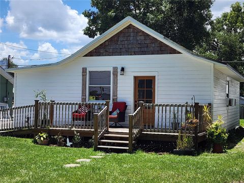 Photo of 106 W Bates Street, Plant City, FL 33563 (MLS # TB8408284)