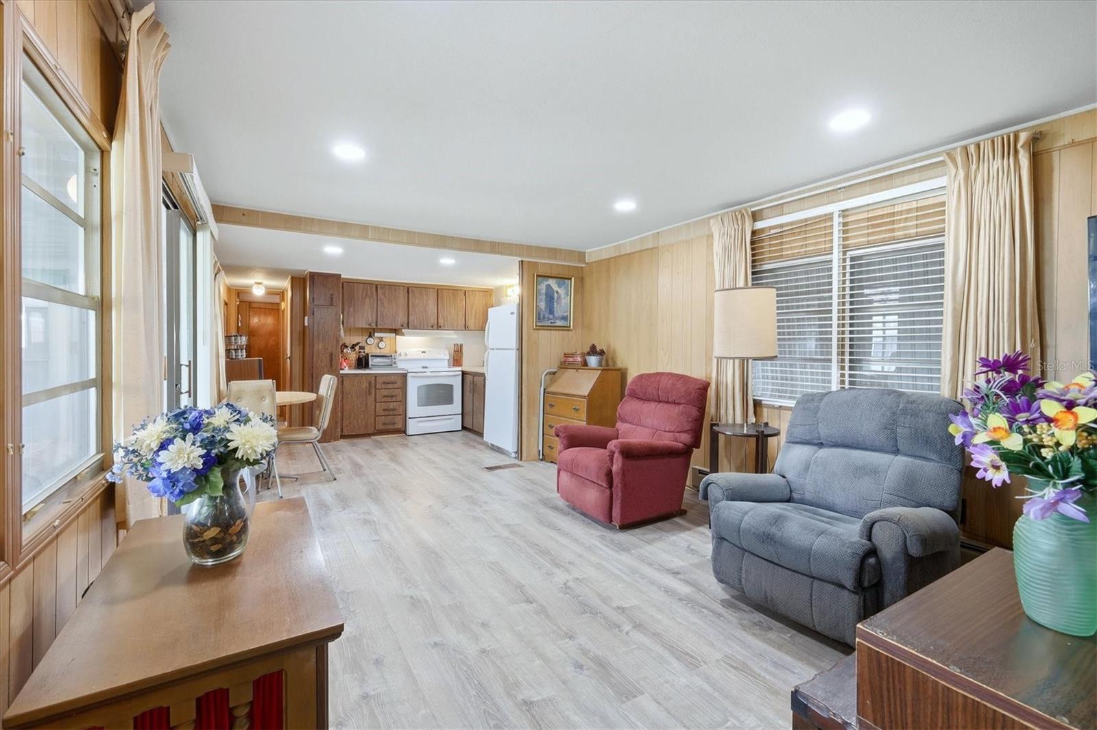 1112 46TH AVENUE DRIVE E