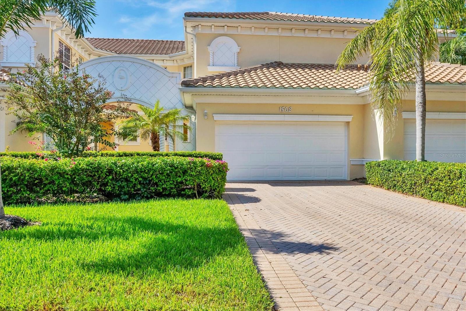 1802 TRIANO CIRCLE 1802