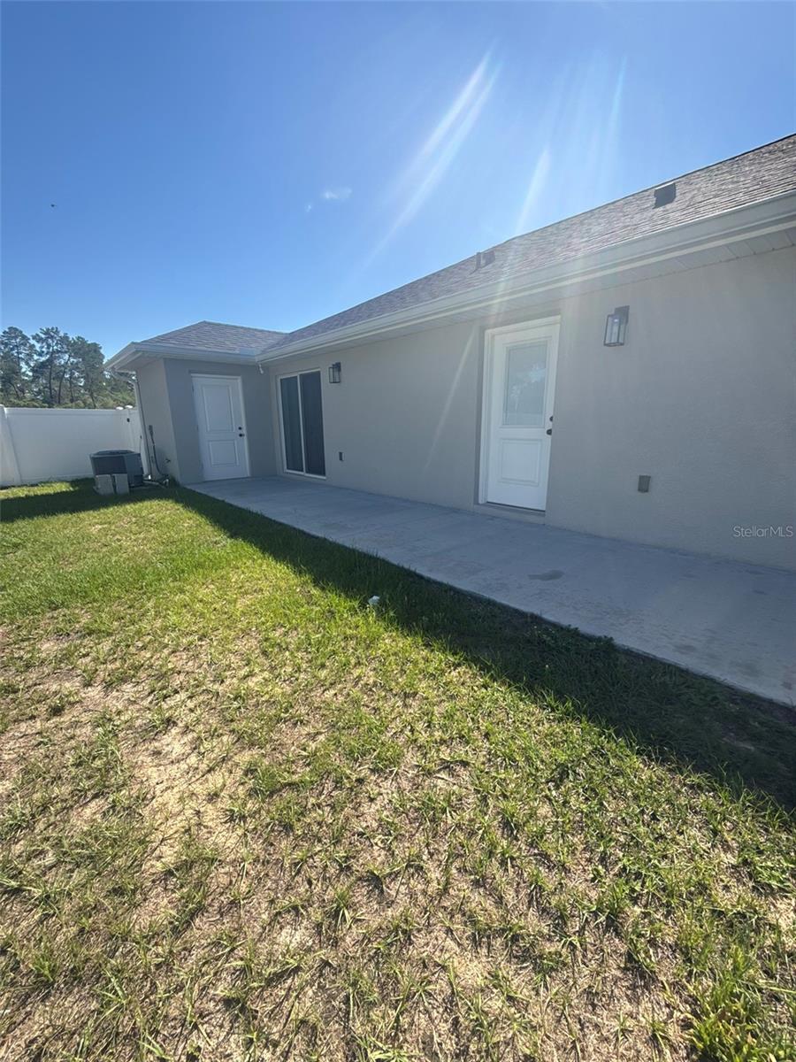 MARION OAKS UN 04 - Residential Lease