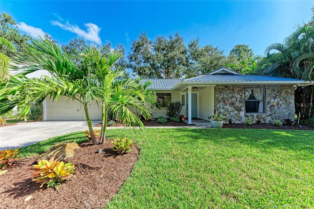 Photo of 6910 Arbor Oaks Court, Bradenton, FL 34209 (MLS # A4667485)
