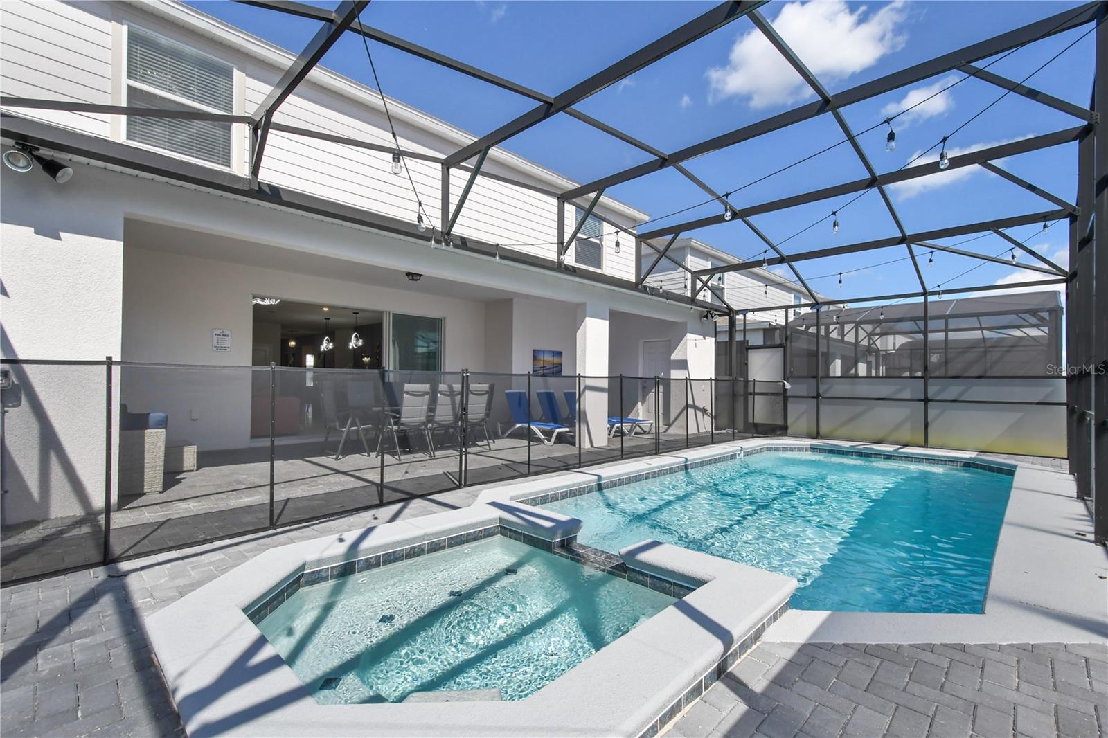 WINDSOR ISLAND RESIDENCE PH 3 - Residential