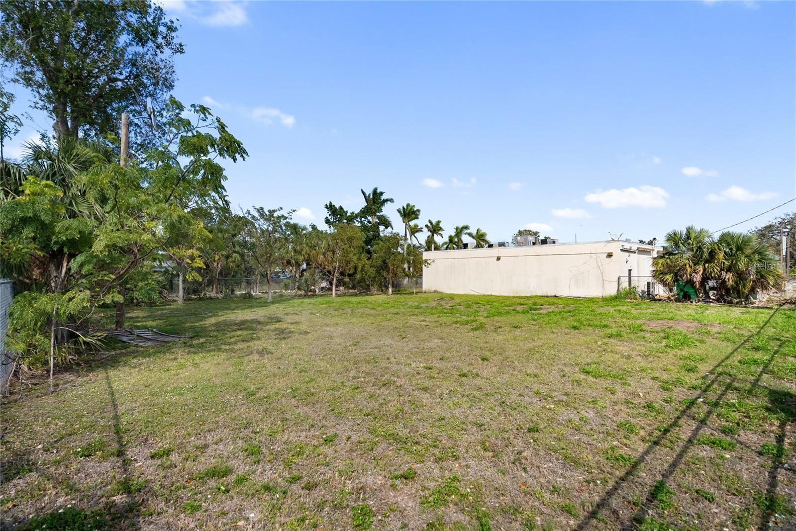 INWOOD PARK FIRST ADD - Land