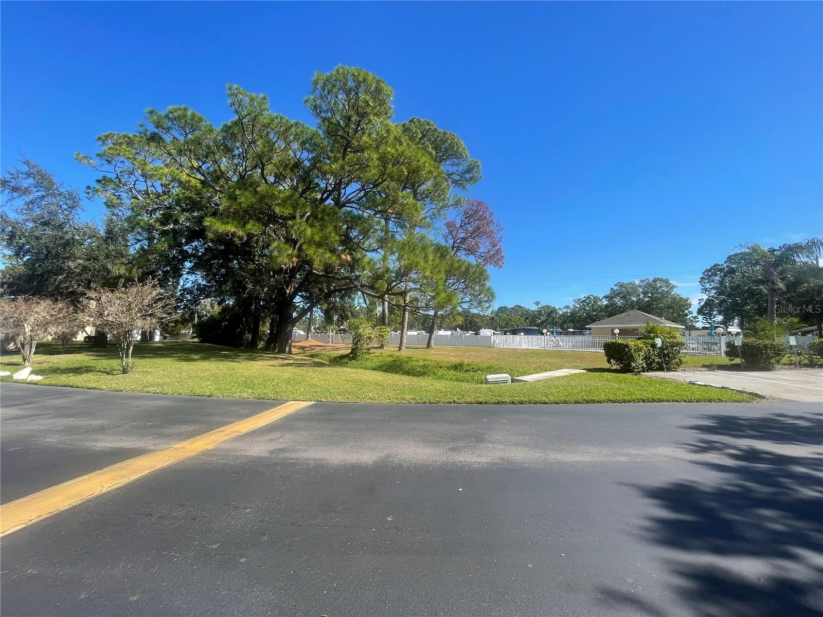 PINEWOOD VILLAS - Residential