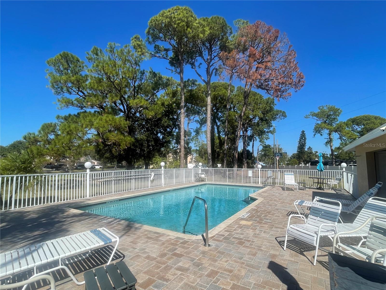 PINEWOOD VILLAS - Residential