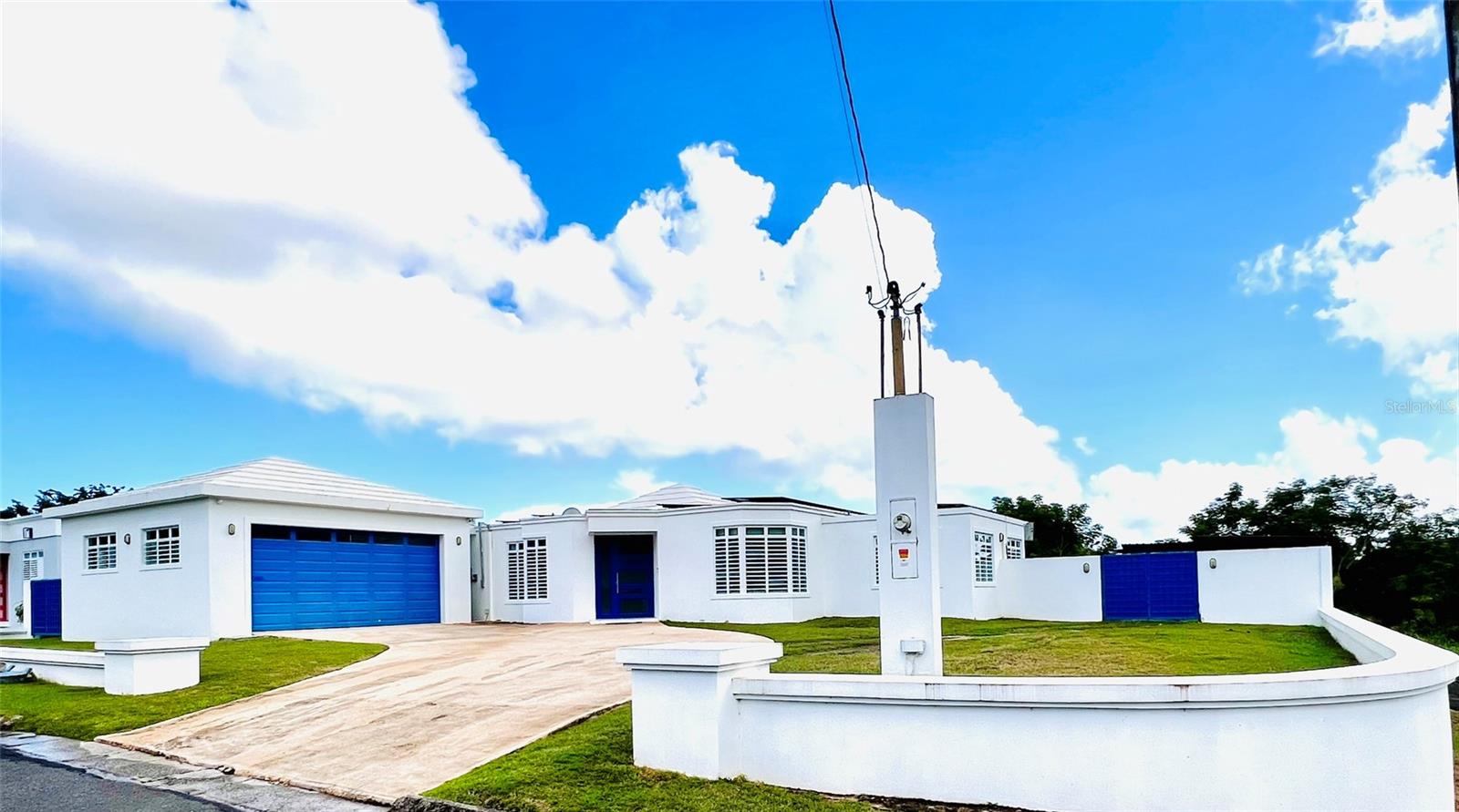 PRADERAS DEL YUNQUE - Residential