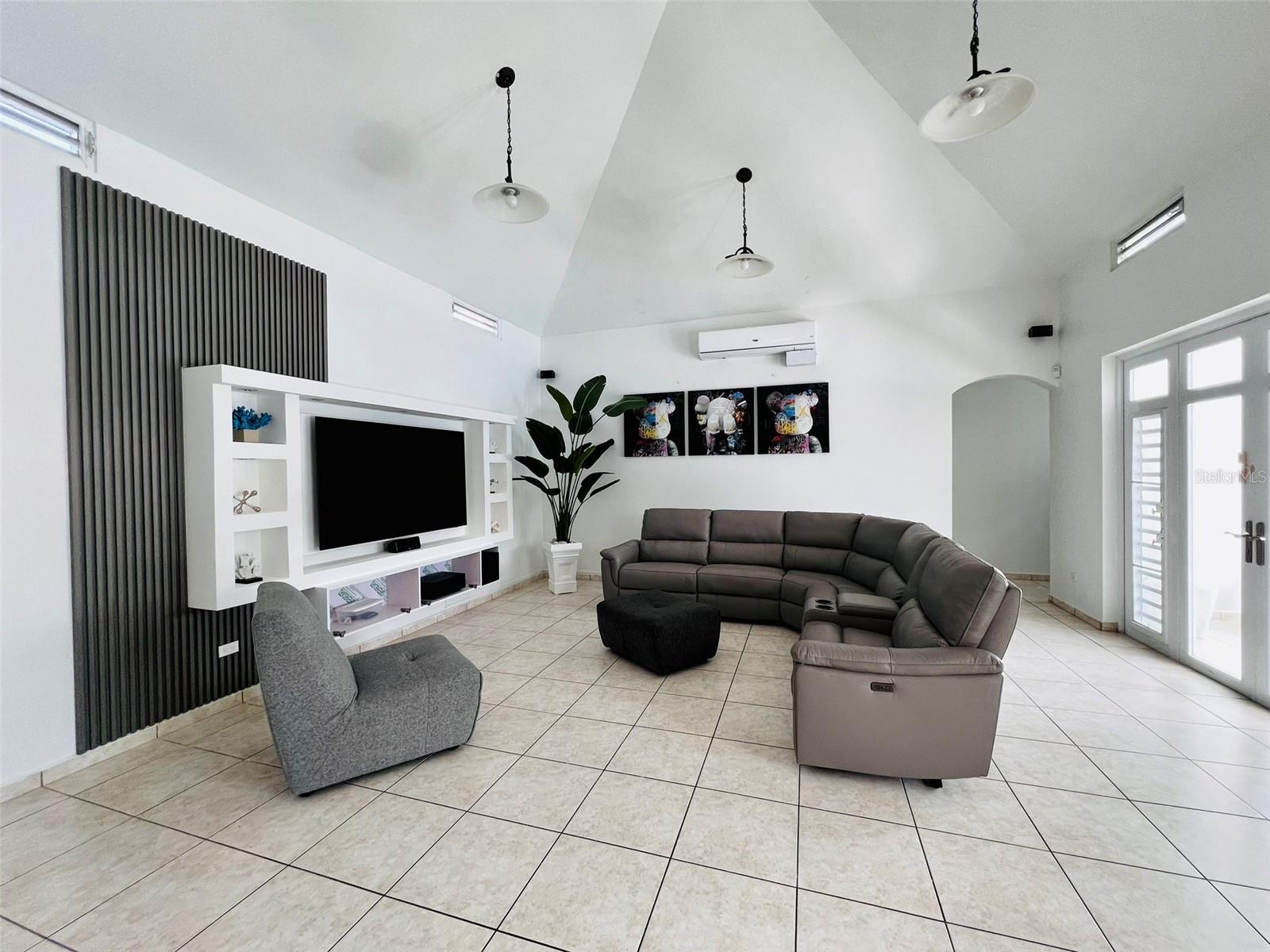 PRADERAS DEL YUNQUE - Residential