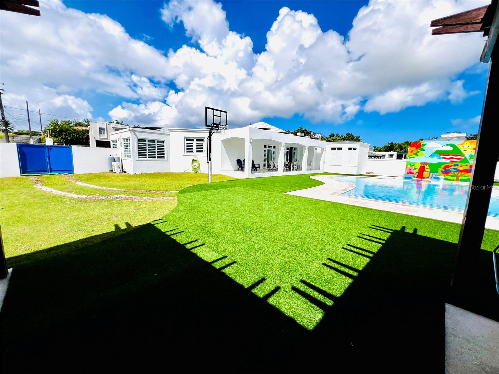 PRADERAS DEL YUNQUE - Residential