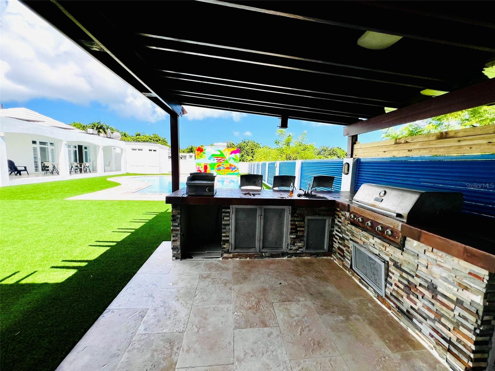 PRADERAS DEL YUNQUE - Residential