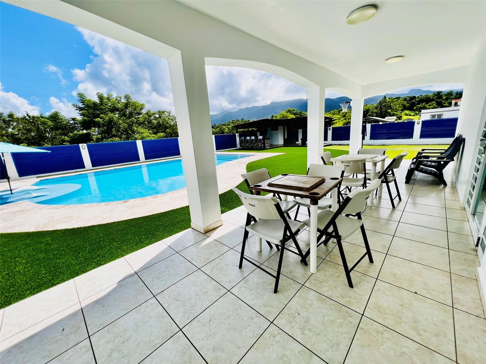 PRADERAS DEL YUNQUE - Residential