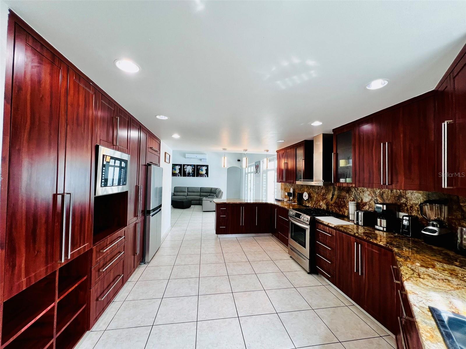 PRADERAS DEL YUNQUE - Residential