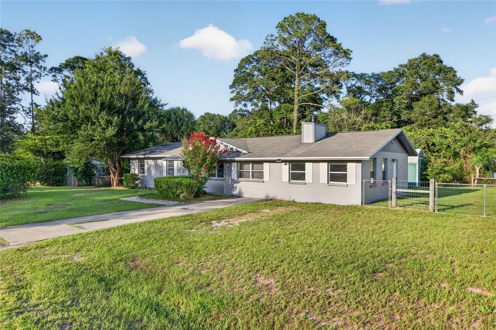 Photo of 17409 NW 240th Terrace, High Springs, FL 32643 (MLS # GC541795)