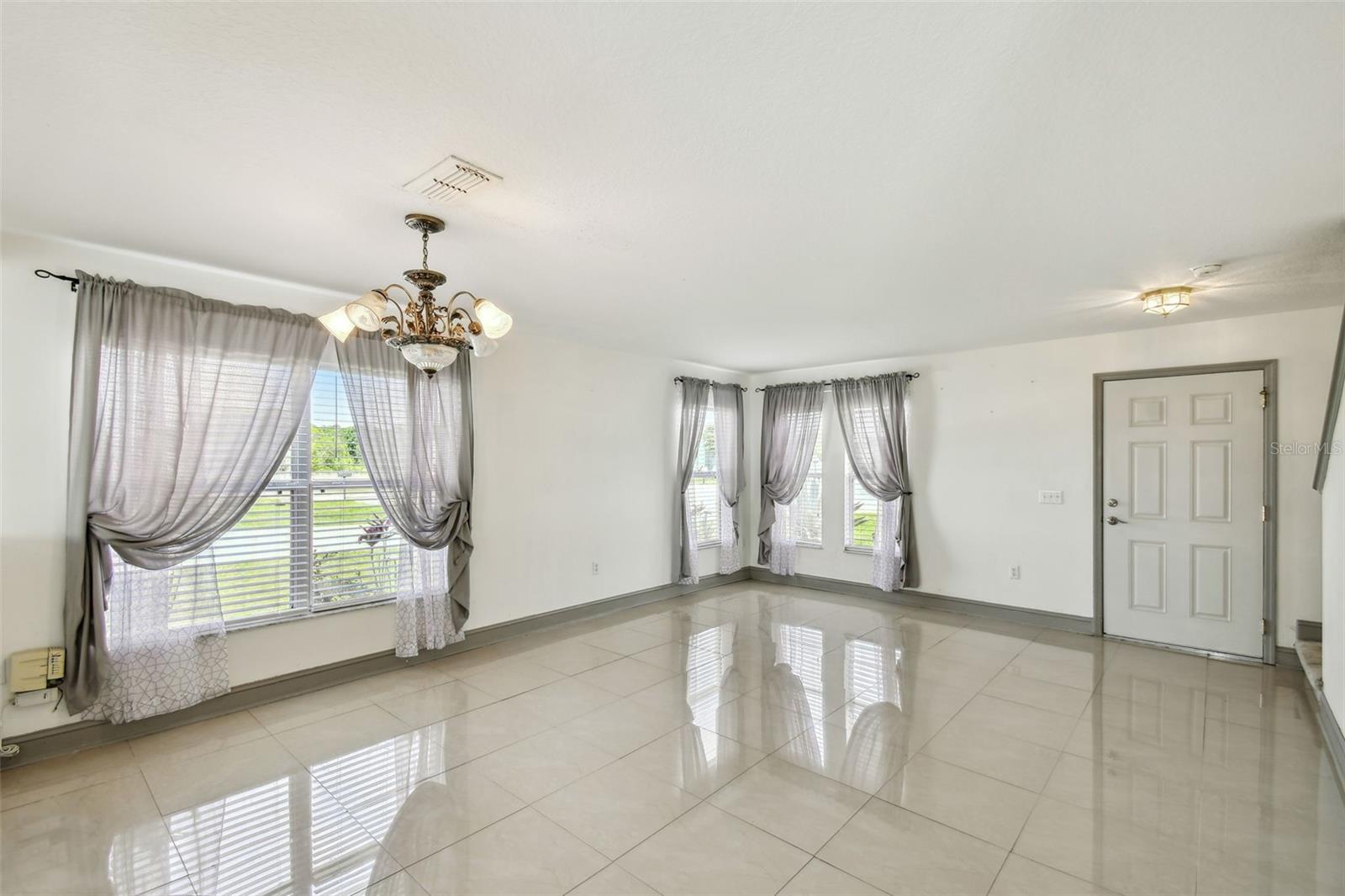 1038 SABINE PLACE