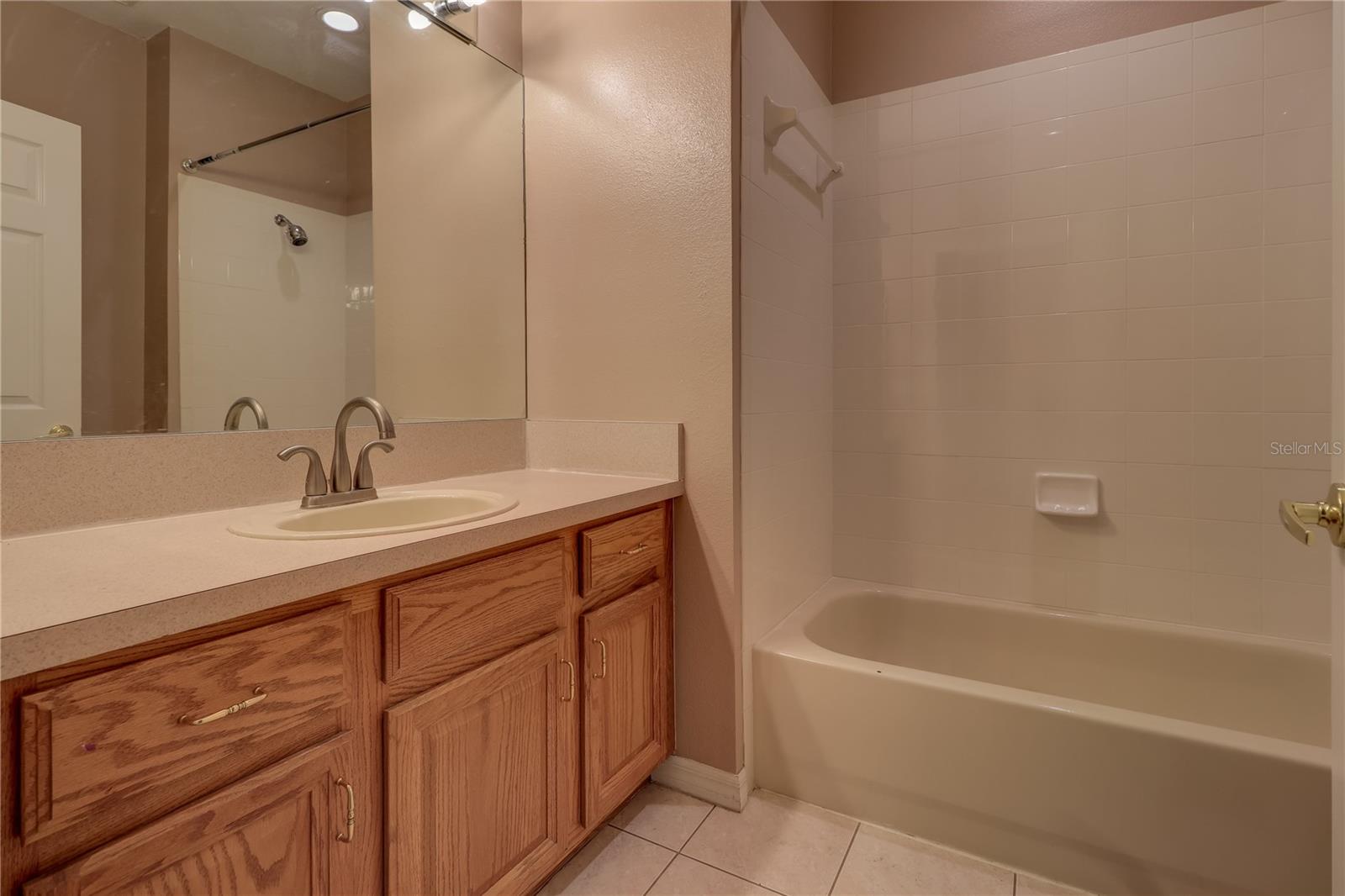 ARBOR GREENE PH 7 UNIT 1 - Residential Lease