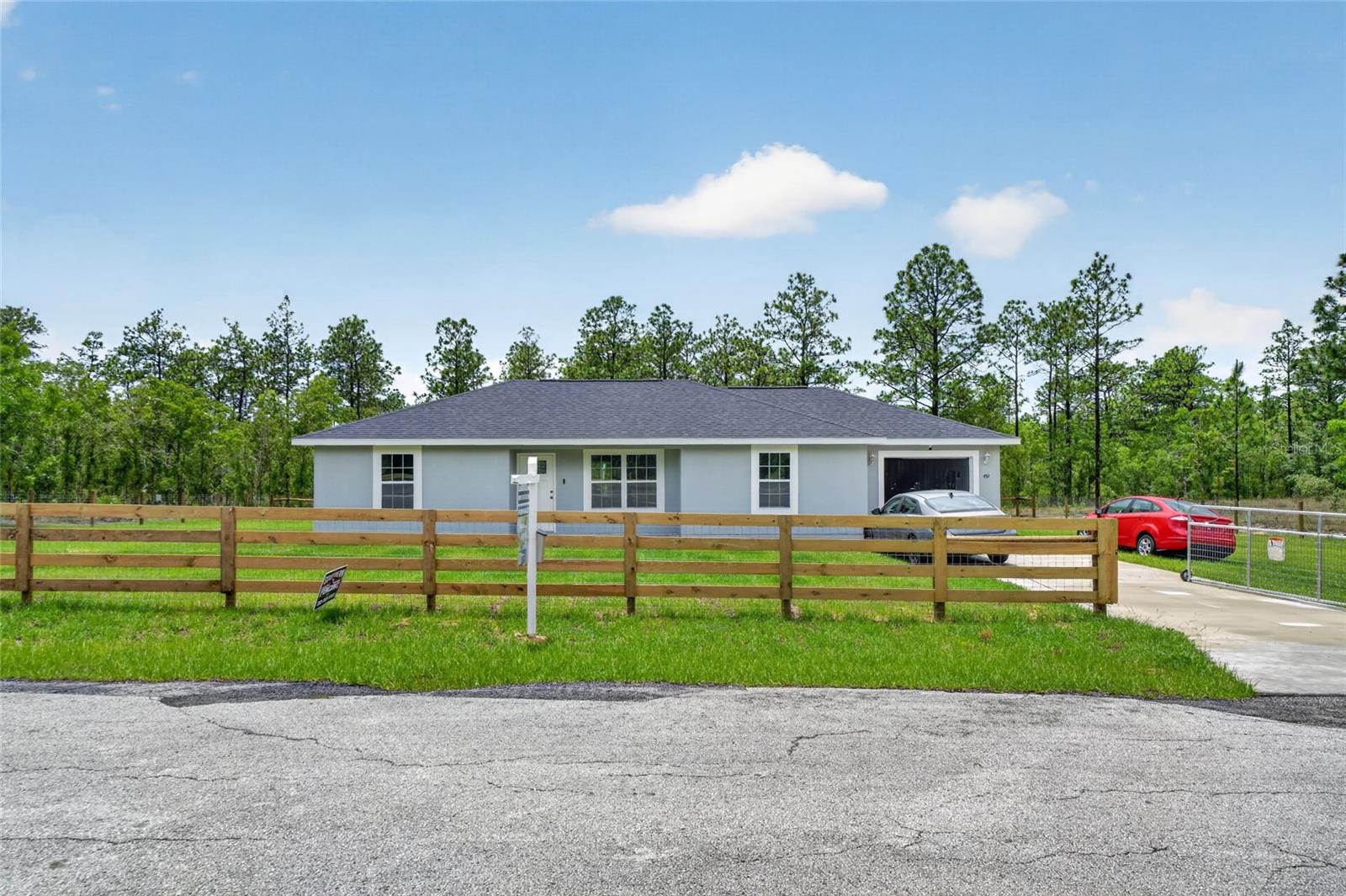 452 NW CROCUS LANE