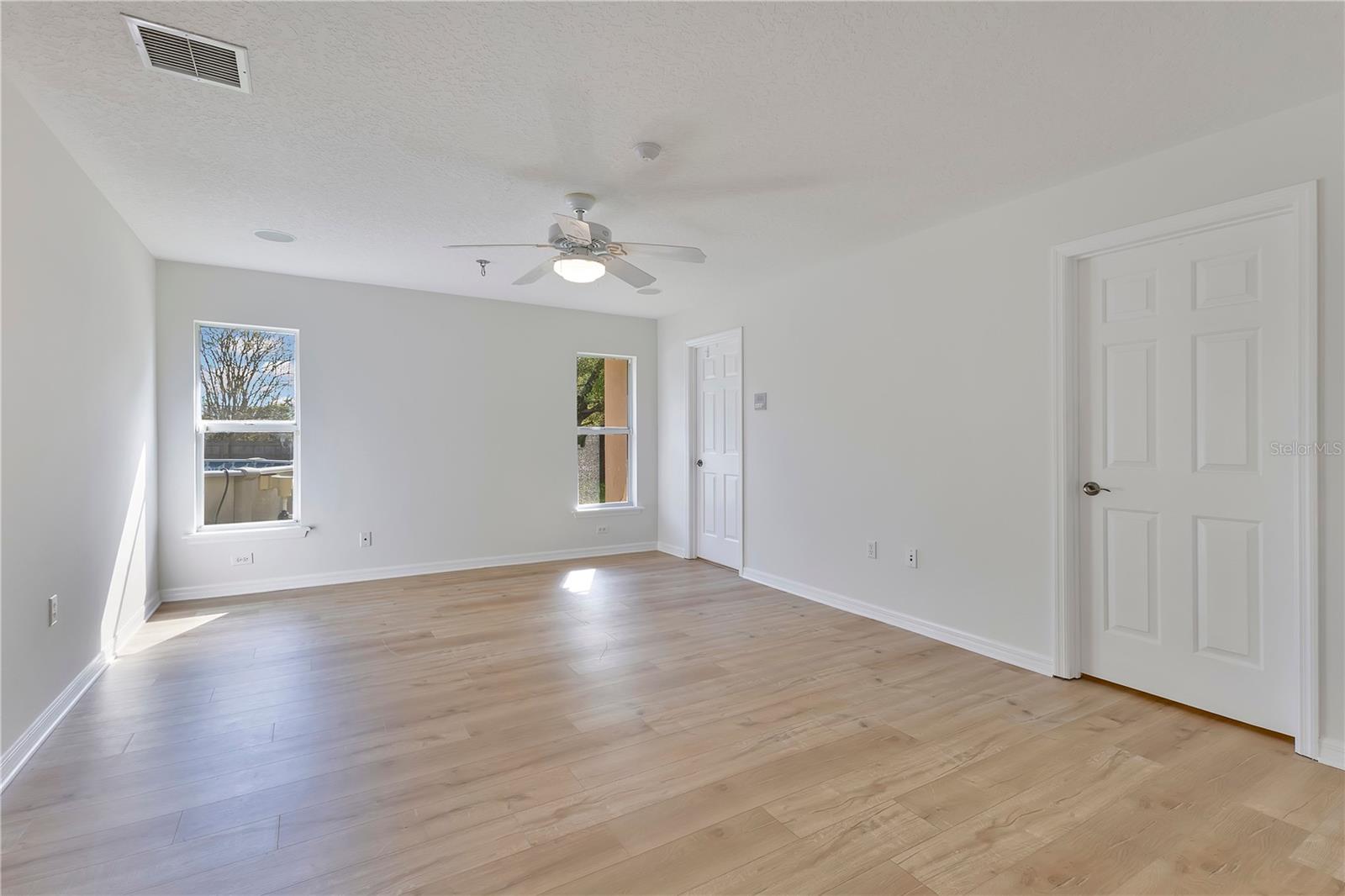 MEADOW SPGS - Residential