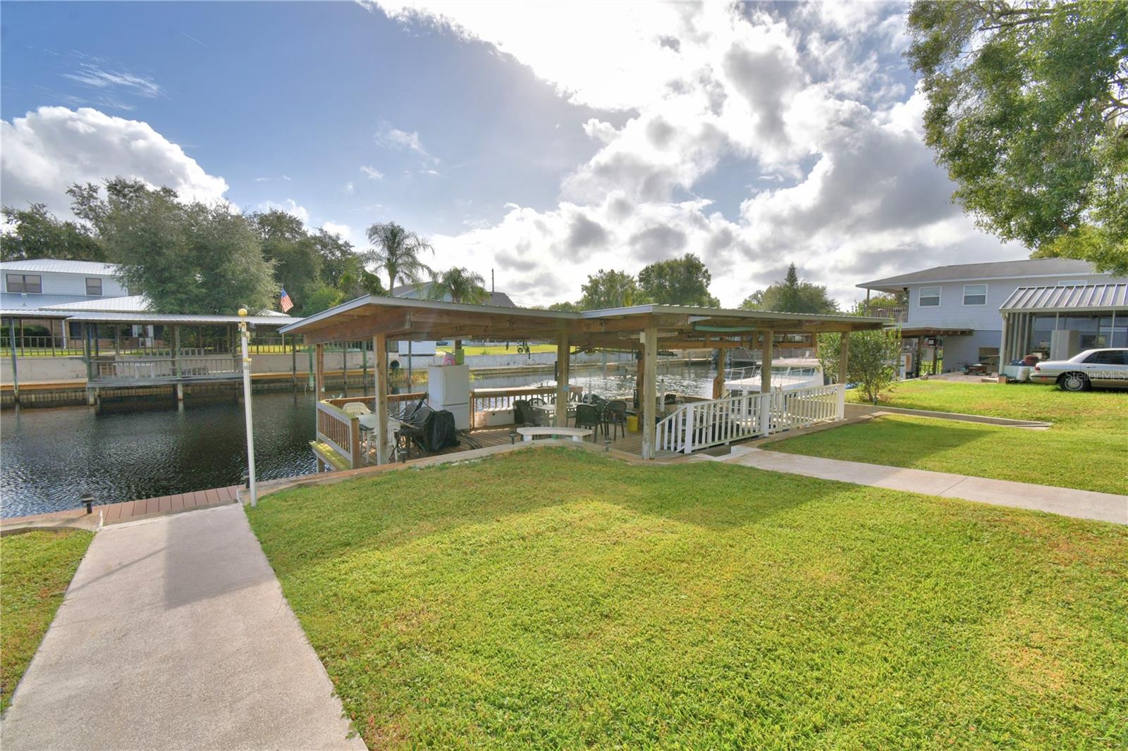 HATCHINEHA ESTATES - Residential