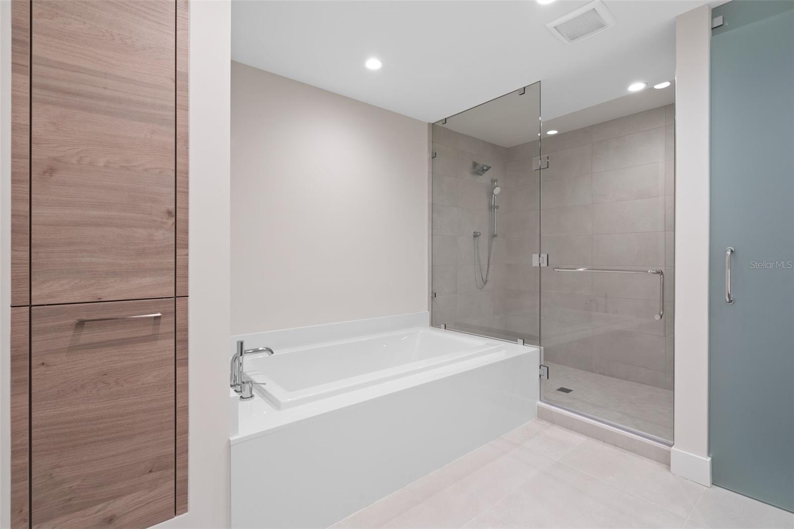 SALTAIRE ST PETERSBURG - Residential