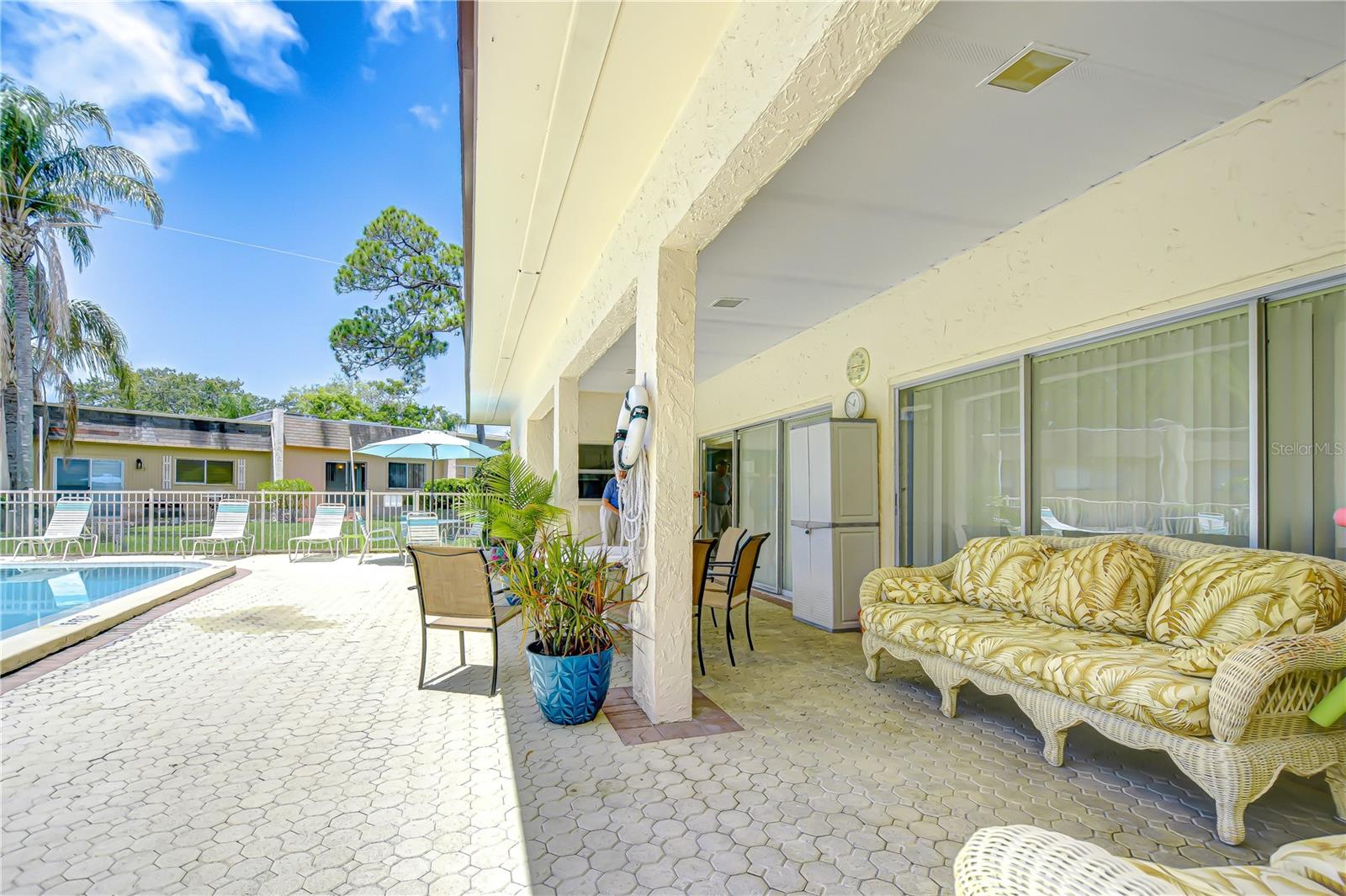 DEERWOOD GARDENS UNIT ONE - Residential