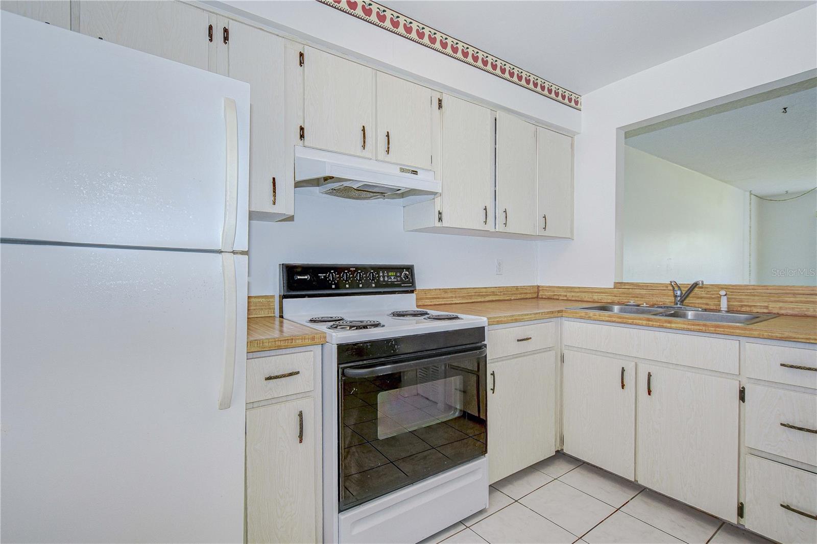 DEERWOOD GARDENS UNIT ONE - Residential
