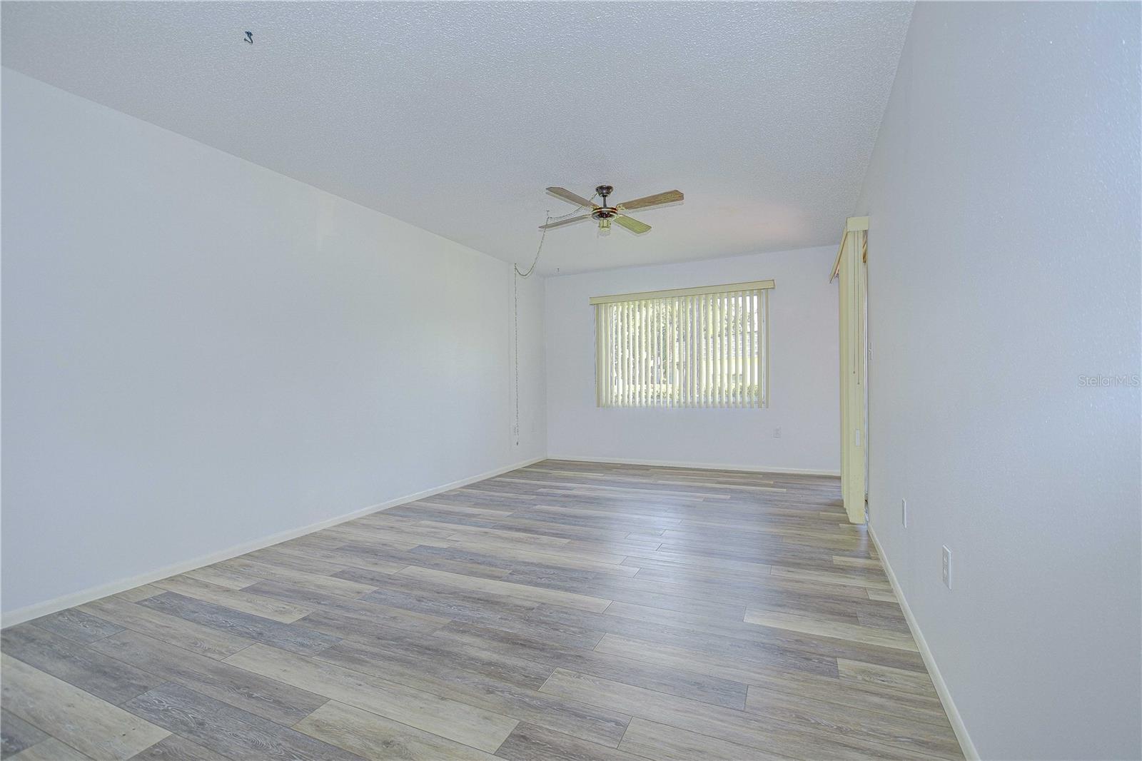 DEERWOOD GARDENS UNIT ONE - Residential