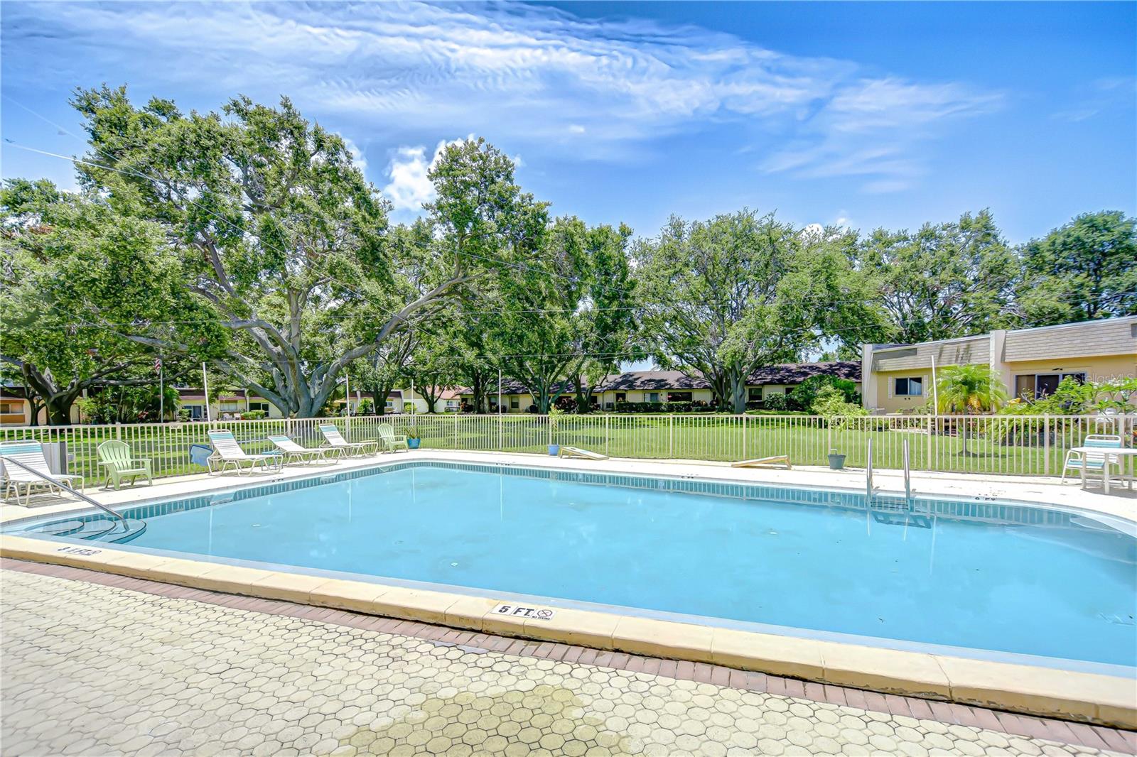 DEERWOOD GARDENS UNIT ONE - Residential