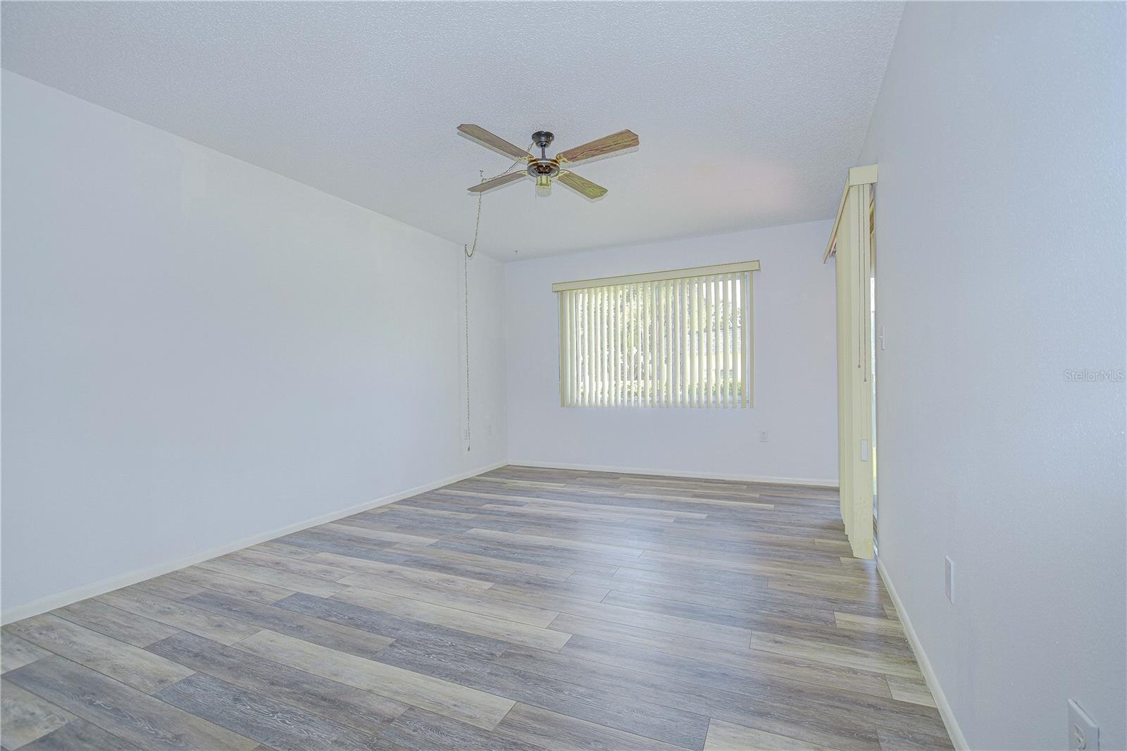 DEERWOOD GARDENS UNIT ONE - Residential