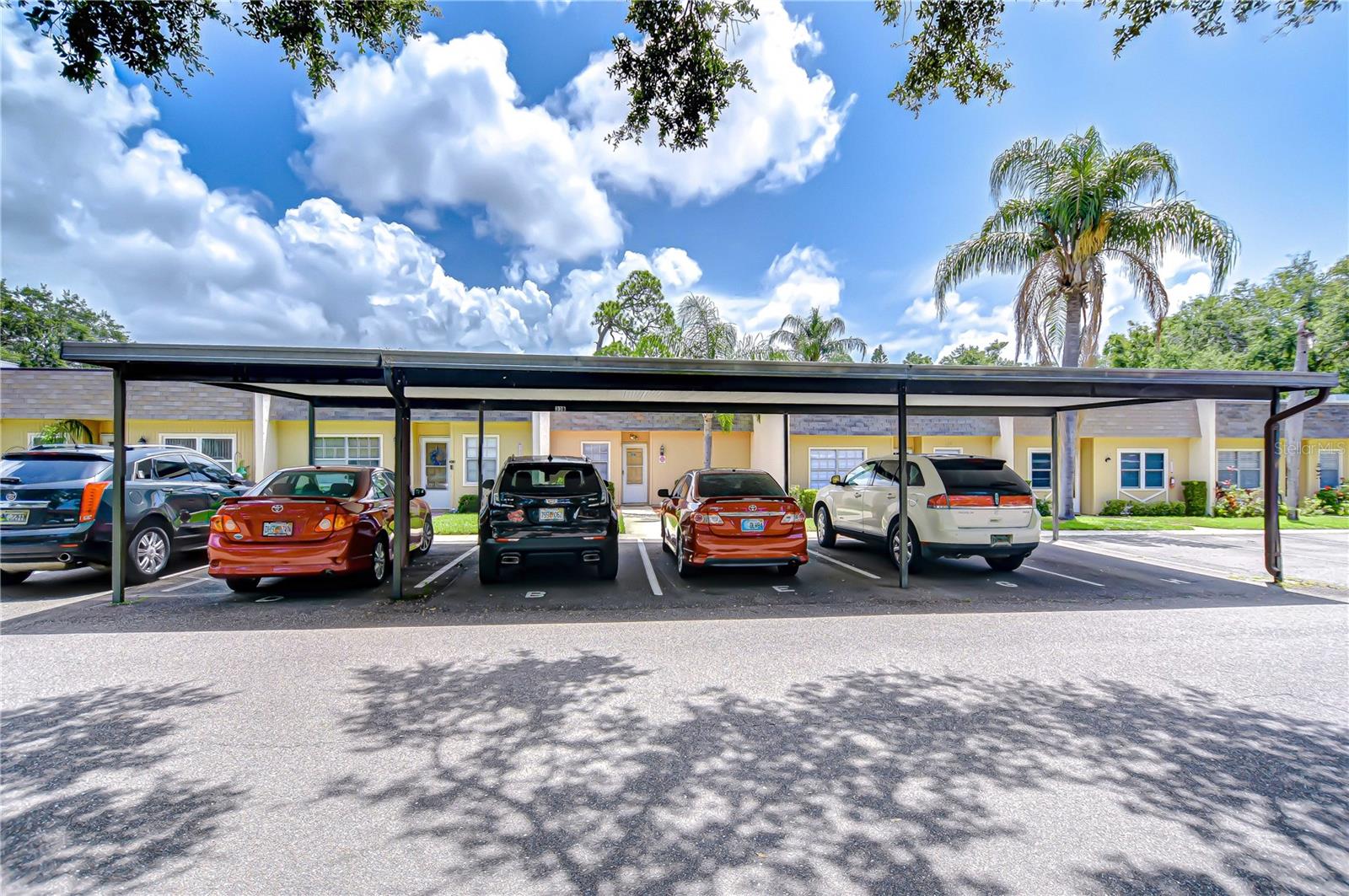 DEERWOOD GARDENS UNIT ONE - Residential