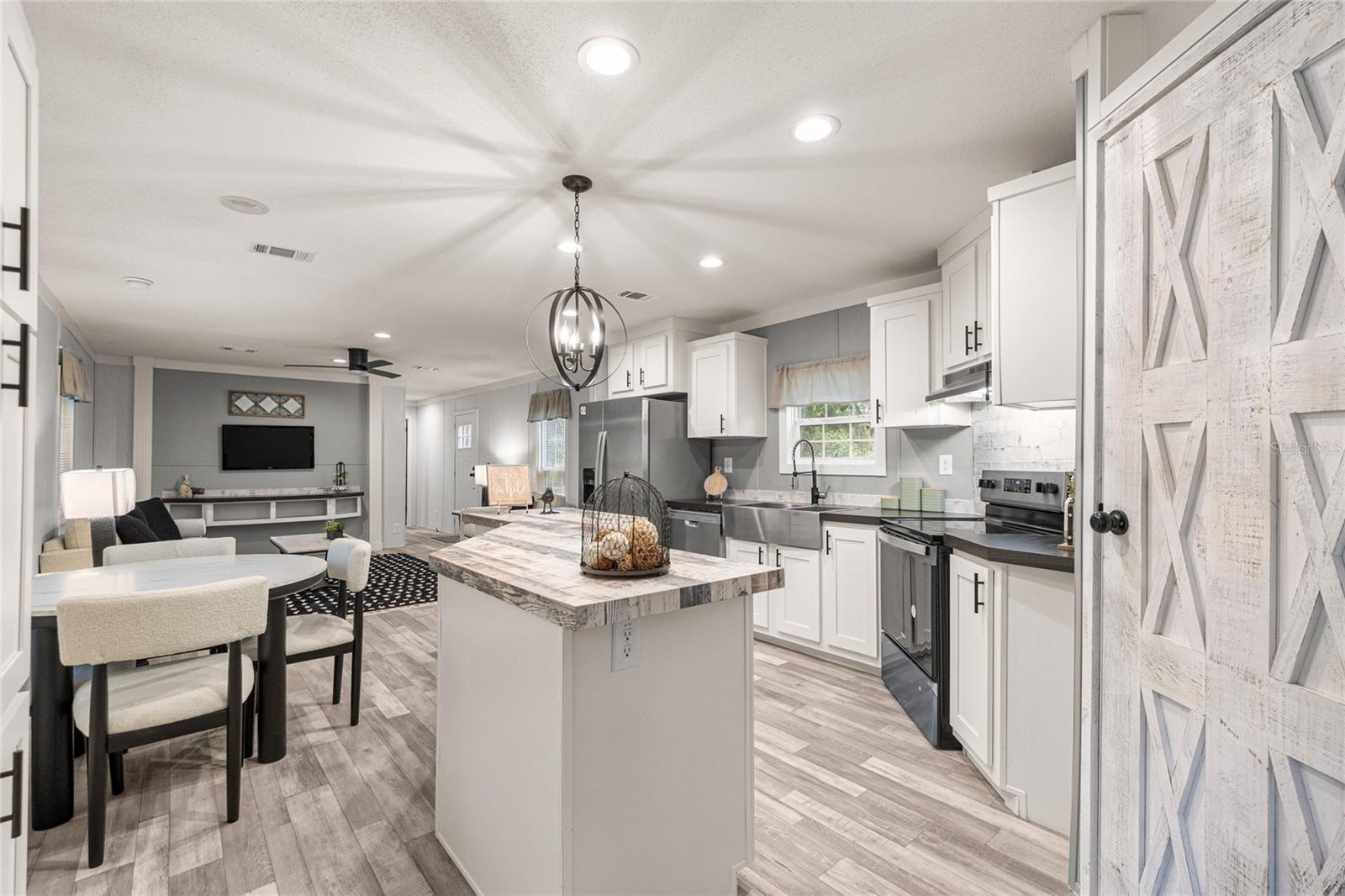 OCALA PARK ESTATES - Residential
