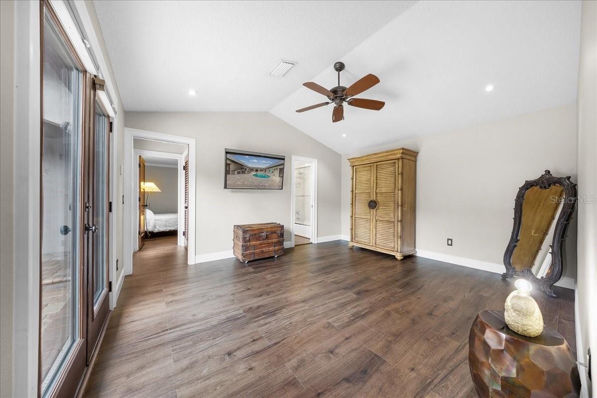 PARADISE COUNTRY CLUB UNIT 03 - Residential