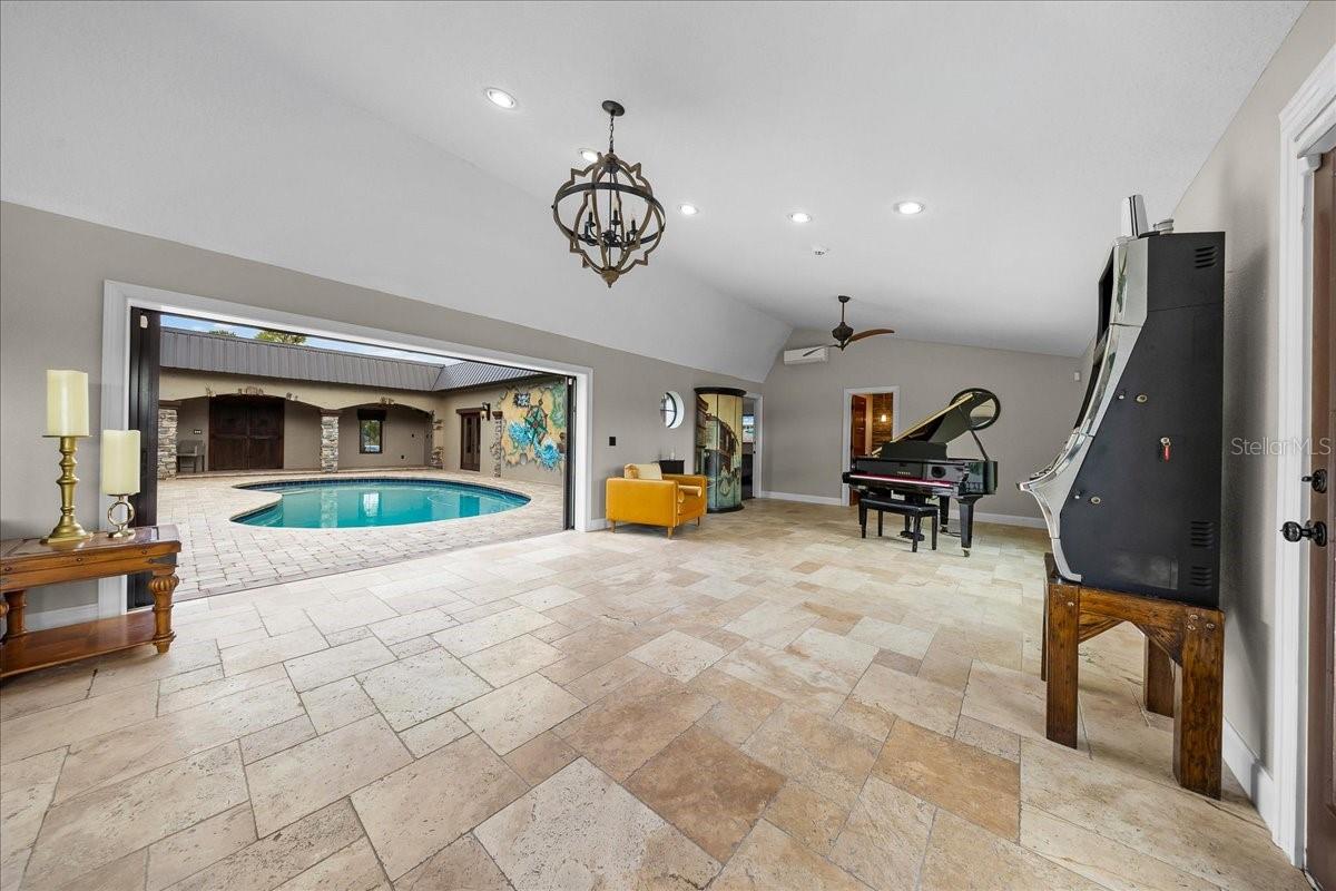 PARADISE COUNTRY CLUB UNIT 03 - Residential